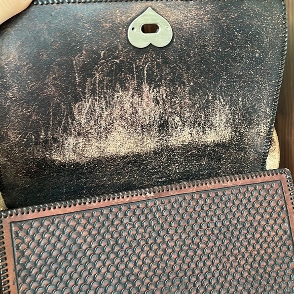 🤎Vintage~Handmade Leather Bag with Heart Clasp Closure - Picture 11 of 14